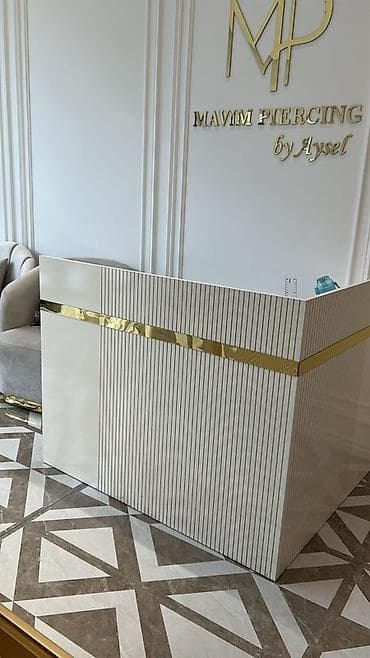 стол студент: Təcili satıldığı üçün-200 AZN Çox az işlənib. Resepsiyon stolu – — 2