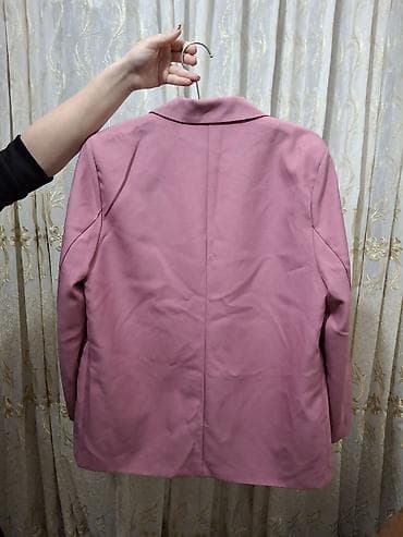 Пиджаки: Rəng: toz çəhrayı. Sadece 1 dəfə geyinilib 2 saatlıq. 85 manata — 2