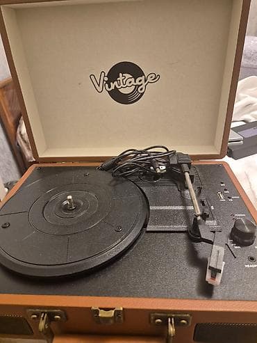 Qramafon Ideal vəziyyətdədir. Çox az istifadə olunub. Yaxınlarınıza — 2