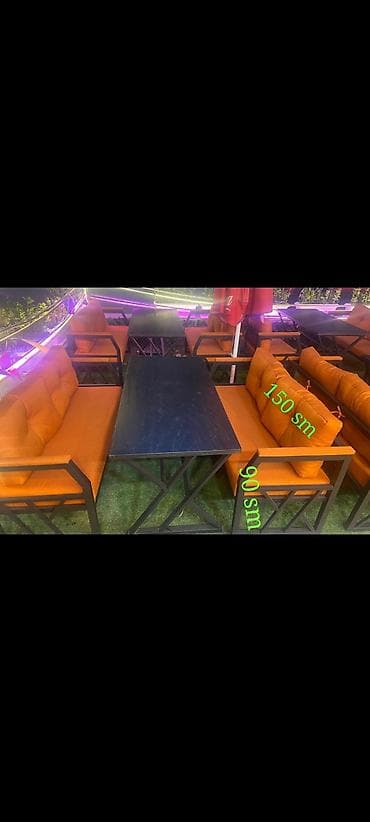 Cüt divan dəsti və hər divana aid stol birlikdə 450 AZN-ə satılır