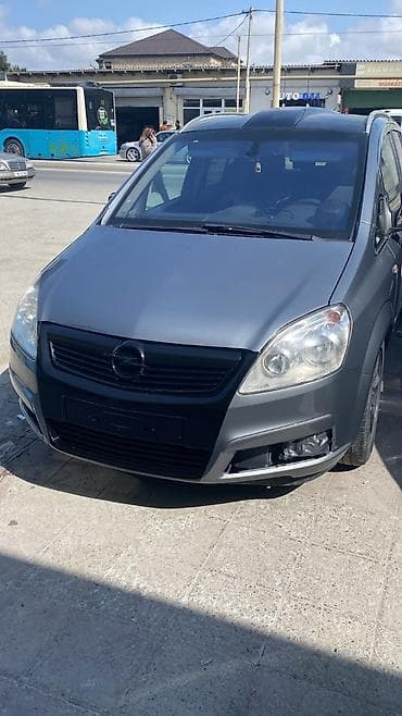 Opel Zafira: 1.9 l | 2006 il Van/Minivan — 2