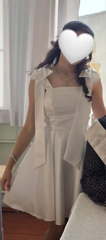 gəlinliklərin kirayə qiyməti: Ağ don Maraqlananlar üçün ətraflı video və ölçülər atılır Bir dəfə — 3