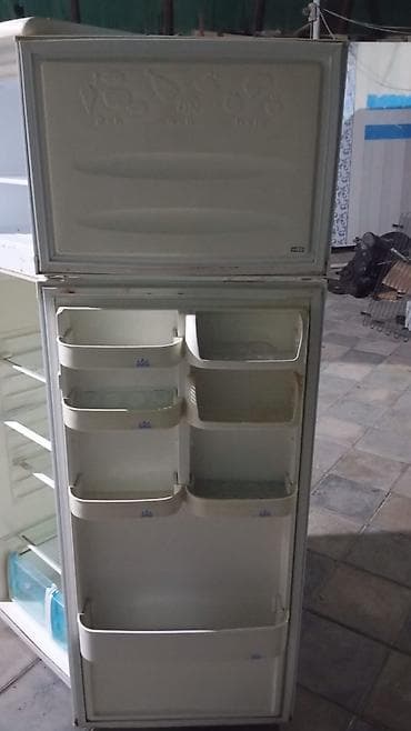Техника и электроника: Б/у 2 двери Beko Холодильник Продажа, цвет - Белый — 6