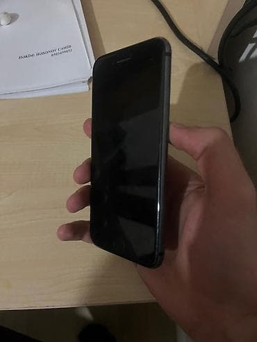 ikinciel iphone: IPhone 8, 64 GB, Qara, Barmaq izi — 1