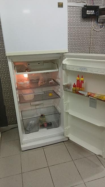 İki qapılı soyuducu - Üst qapı: dondurucu bölmə. Şaquli havalandırma — 2