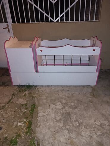 Kabrolar: Qız üçün, İşlənmiş, Dördbucaq, Beşik, Matrassız, Yellənmə mexanizm ilə — 3