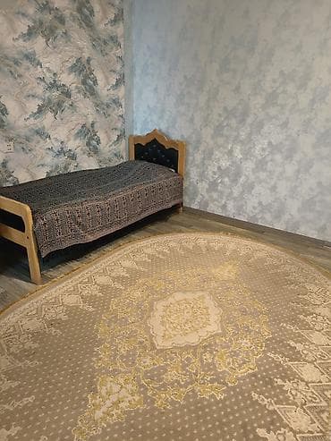 xalqlar dostluğu ev: Ağaclarla əhatə olunmuş həyəti və hasarı olan fərdi ev. Geniş yaşıllıq — 5