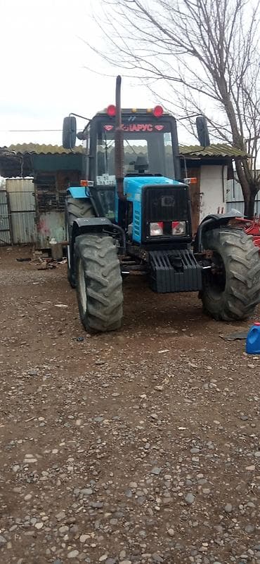 kamaz yevro 3: Belarus 1221.2 təkərli traktor - Güclü 6 silindrli dizel mühərrik — 1