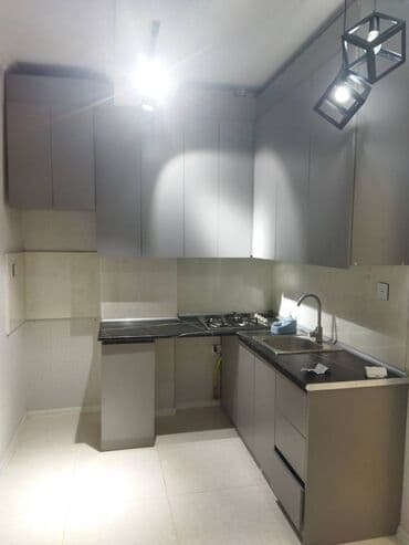 Qarajlar: Salam.Ev Saray MTK-da 15 mərtəbəli binanın 10-cu mərtəbəsində — 8