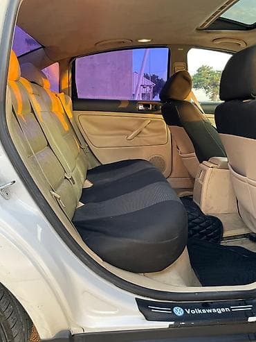 multi sukan: Volkswagen sedan – salon detalları və komfort - Rəng: bej/qaranlıq — 3