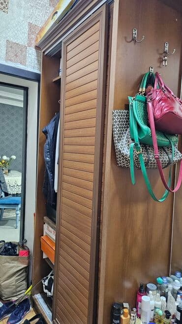 Kupe, 2 qapılı Düz dolab, Dəhliz dolabı