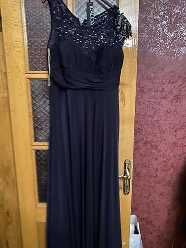 Dalida markalı uzun ziyafət geyimi. 30 azn satiram Hec geyinilmeyib