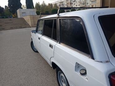 s class güzgüləri: Avtomobil: Lada 2104 Universal Kuzov: ağ rəng, 5 qapı, universal — 3