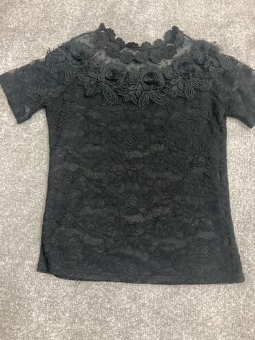 ağ qadın koftaları: Kofda S razmer yeni kimi arxa ve on hissesi küpurdu — 2