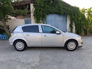 prius qapi: Opel Astra: 1.4 l | 2009 il 293000 km Hetçbek — 4