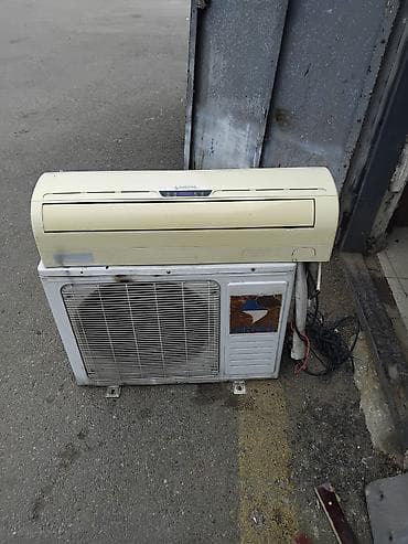 Airel divar tipli split kondisioner komplekti 100 kv işlənmişdir işlək