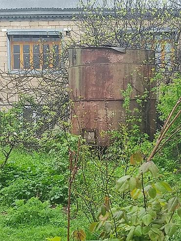 пищевой бак пластиковый 300 литров: Бак, Металл — 1