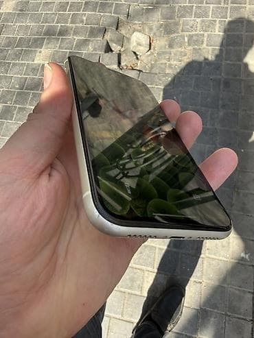 iphon xr: IPhone 11, Ağ, Face ID — 5