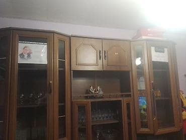 qonaq otagi destleri: Qonaq otağı üçün vitrinli divar mebeli - Material: ağac teksturalı — 5