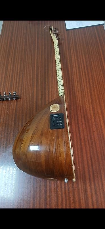 Elektro bağlama (saz) – Fishman ön gücləndirici ilə - Korpus: təbii