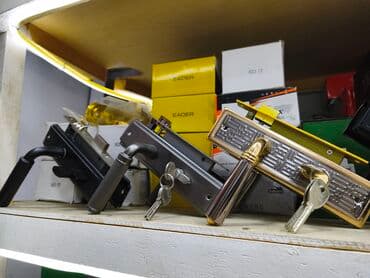 Qapı üçün tutacaq və kilid dəstləri - Dəst tərkibi: iki tərəfli qapı