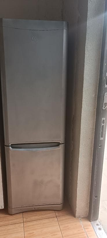 2 qapılı Indesit Soyuducu Satılır, rəng - Gümüşü — 1