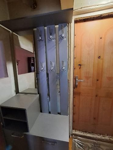 Dehliz dolabi 130 manat xalqlarda yerlesir