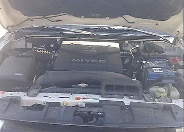 205 65 16: Mitsubishi Pajero: 3.8 l | 2013 il 25200 km Ofrouder/SUV — 6