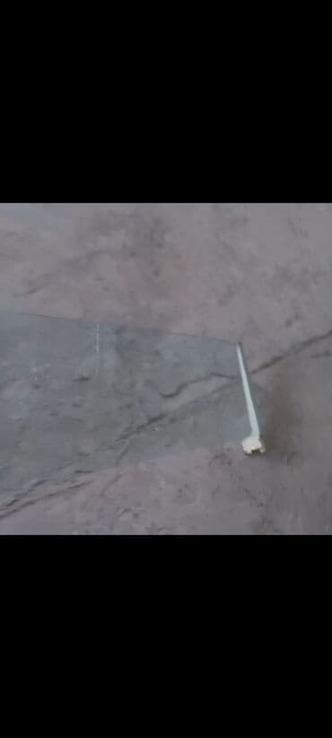 Стендовые витрины: Şüşə polka dəstəyi – mağaza/vitrin üçün - Material: qalın temperli — 1