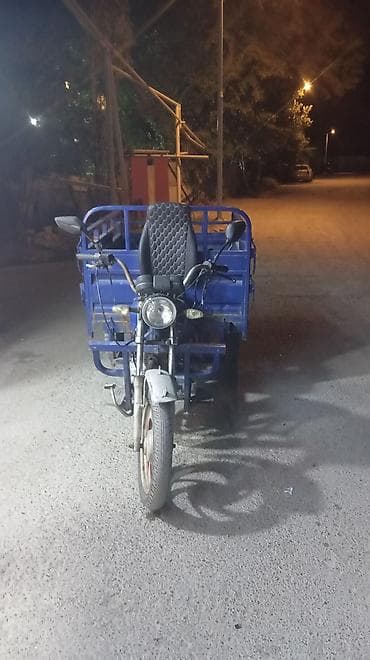 245 65 17: Yükdaşıma üçtəkərli motosiklet (trisikl) - Güclü ön fara və dönmə — 1