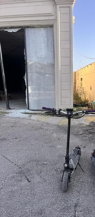 Elektrik nəqliyyatı: İşlənmiş Elektrik samokat 10", 251 - 350 Vt, > 45 km/s, Ünvandan götürmə — 2