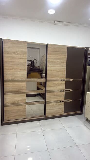 белая мебель в спальне: Двуспальная кровать, Шкаф, Комод, Трюмо — 2