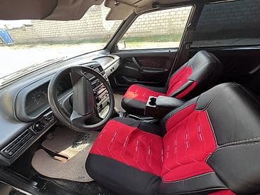 niva lada: LADA Samara (hatchback), ağ rəng. Xüsusiyyətlər: - Kuzov: 5 qapılı — 4