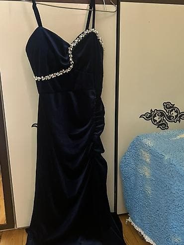 novruz bezeyi: - Məhsul: Axşam/ziyafət geyimi - Rəng: Tünd göy (night navy) - Parça — 1