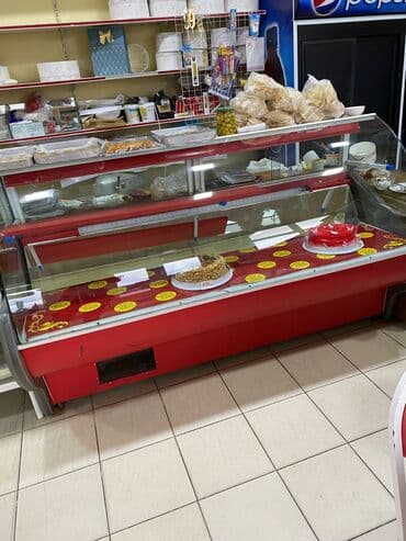 Hem vitrin xaladenik hemde quru mallar ucun vitrin satilir qiymetde