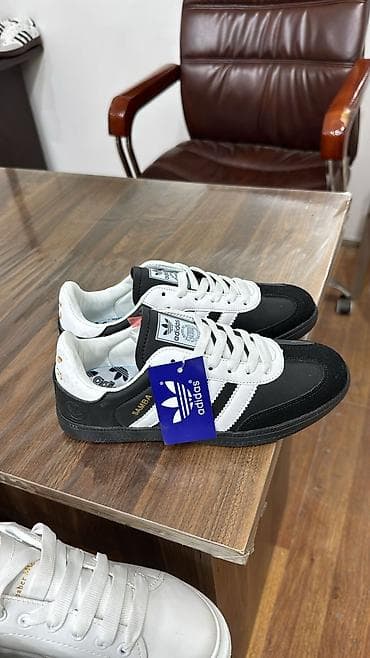 Adidas Samba kişi/kadın idman ayaqqabısı - Rəng: qara-ağ (klassik