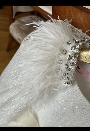 Детская одежда и обувь: Vetuel kids couture yerinden ozel sigarishle tikilib
5-6-7 yaş
90 azn — 3