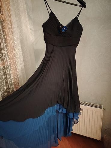 tikilme paltar modelleri instagram: Qadın geyimləri dəsti – 4 model 1) Tünd lacivərt uzun — 9