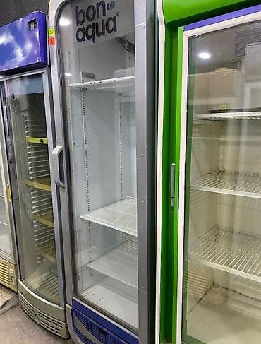 Vitrin tipli şüşə qapılı soyuducu vitrin - Brend loqosu: Bon Aqua -