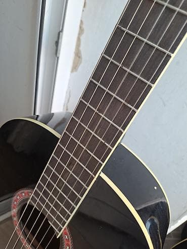 Klassik gitar 4/4. Heçbir problemi yoxdur. Pena və çantasını da — 3