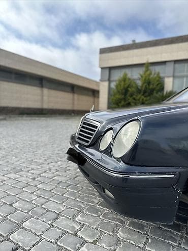 mersedes qapi: Mercedes-Benz E-Class (W210) sedan - Kuzov: qara rəng, 4 qapı - — 3