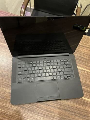 islenmis notebook: Intel Core i7, 14 " — 3