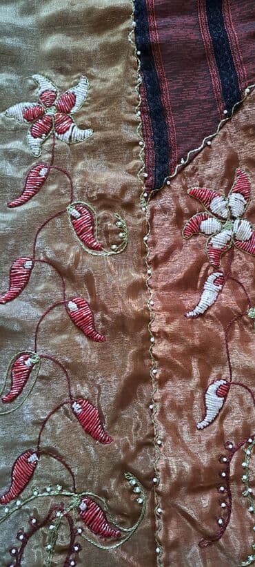 дизайнерские платья: Мусульманские платья, новые, с ручной вышивкой. Размер: 38- 40 По 20 — 2