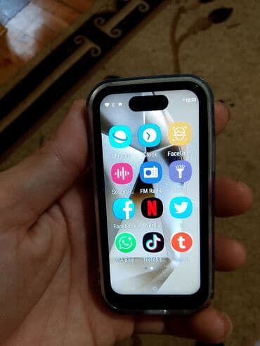 fənər satışı: Mini smartfon – kompakt ölçülü512 yadaş var Android cihaz — 2