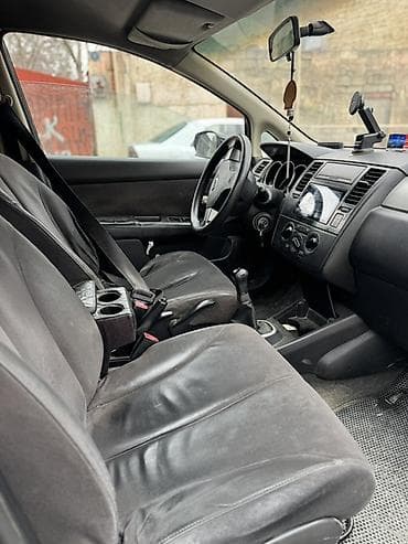 range rover satilir: Nissan Tiida: 1.6 l | 2007 il Hetçbek — 4