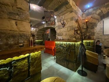 офисы в бизнес центре аренда: 28 may metrosunun yaxınlığında yol kənarı, olan,186 kv obyekt kafe pab — 10