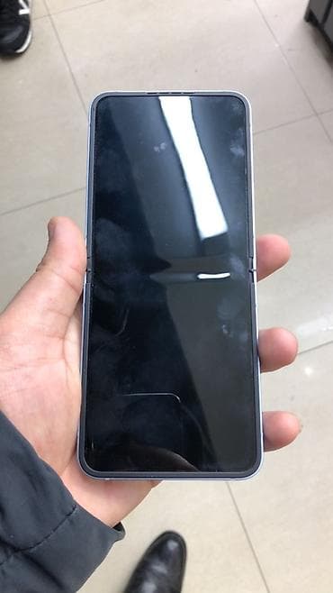 Məhsul: Samsung Galaxy Z 6 Flip seriyalı qatlanan smartfon üçün