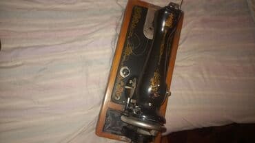 rus qepiyleri: Klassik mexaniki tikiş maşını - Sovet istehsalı, döşəmə üstü taxta — 2