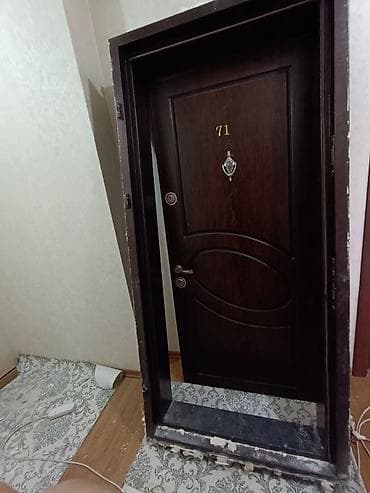 Mənzil üçün İşlənmiş Giriş qapısı 100x220 sm Glazok ilə, Zəmanətsiz, Ünvandan götürmə