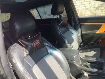 qadın üçün maşınlar: Kia Sportage: 2 l | 2011 il Ofrouder/SUV — 13